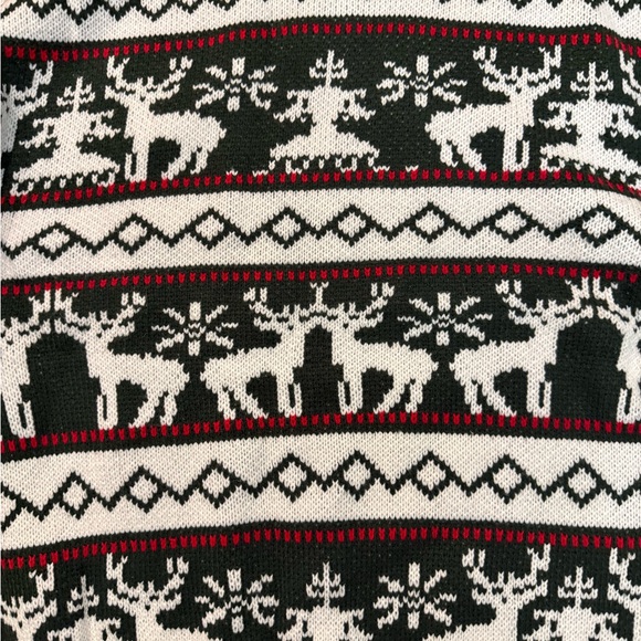 Impressions Forest Green Reindeer Crewneck Sweater - Picture 2 of 3